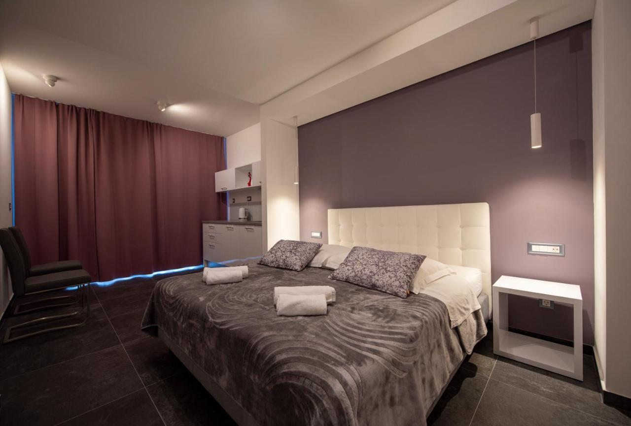 Bed & Breakfast Pinoポドストラナ エクステリア 写真